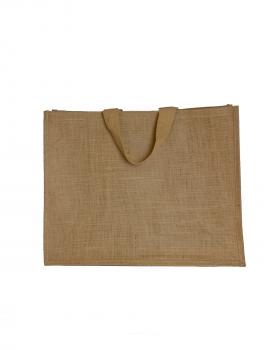 radis rouge ou violet dans des sacs de toile de jute mélange de