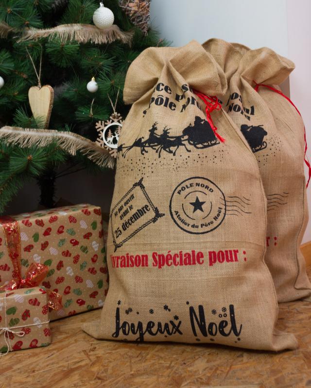 Sac en lin avec sapin de Noël