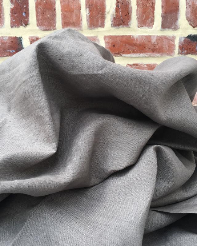 Washed linen fabric in 300 cm Taupe - Tissushop